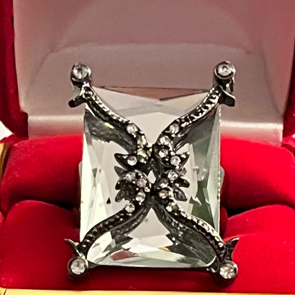 Elegant Statement Ring - image 1